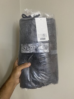 スケートボード Supreme x MM6 Maison Margiela Box Logo Supreme MM6 Maison Margiela Box Logo Zip Up Hooded Sweatshirt