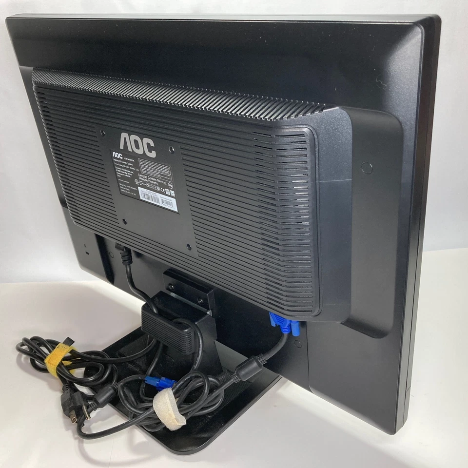 AOC 2216SW 21.6" WSXGA+ 1680 x 1050 VGA D-Sub LCD Monitor + Cables Great NO HDMI - Image 4 of 4