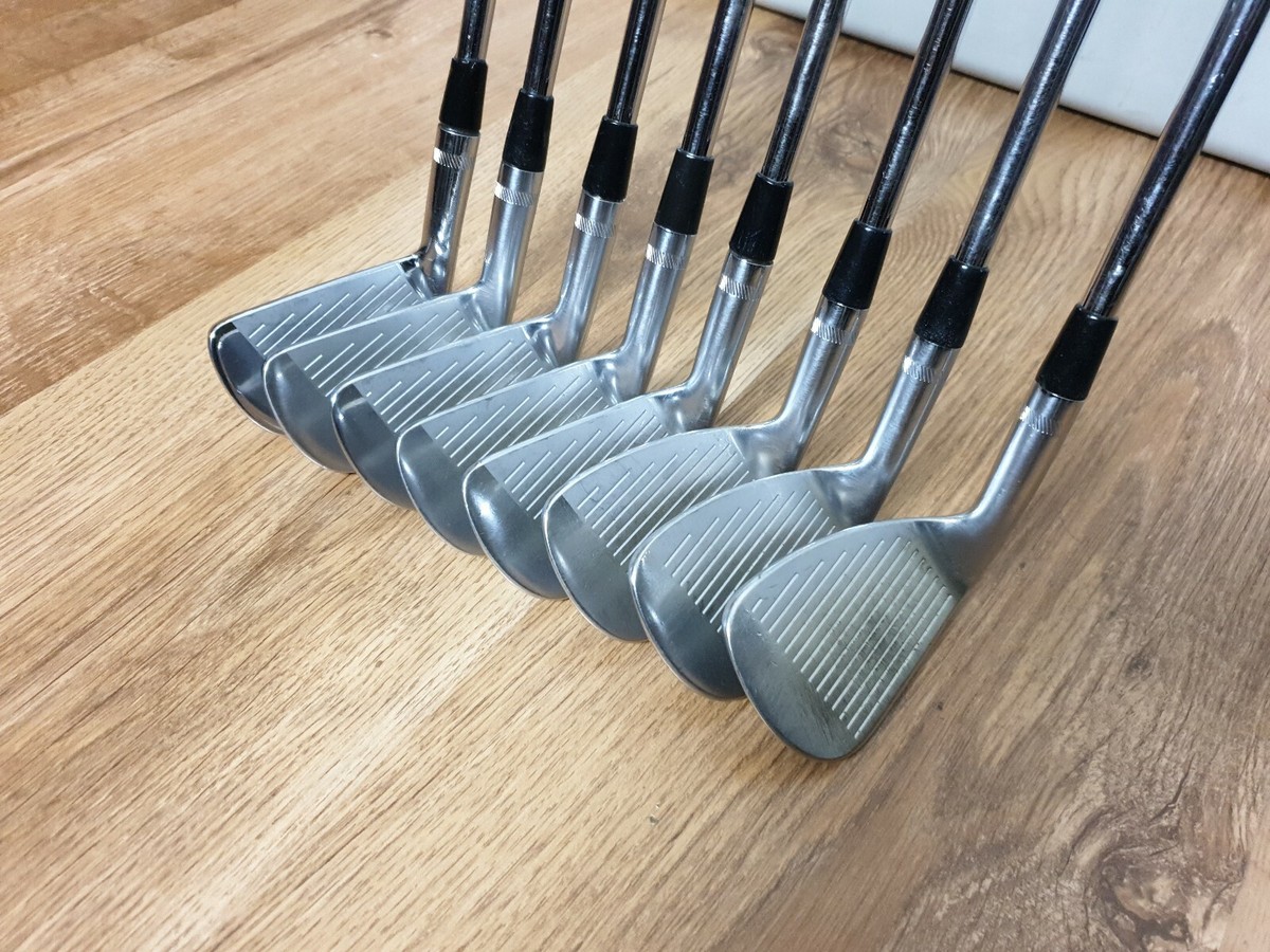 Titleist 681 アイアンセット Titleist 681 Irons - Custom Build (2-PW) - DG S400 Shafts