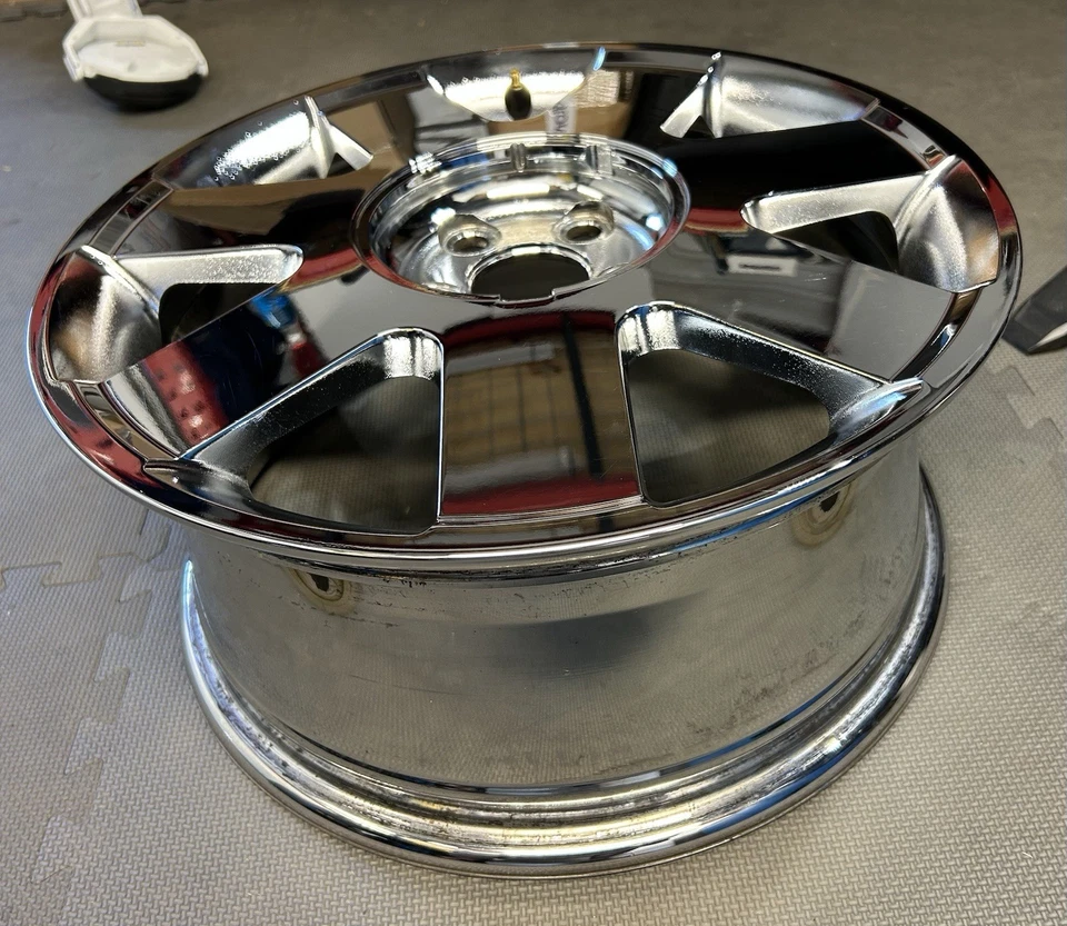 2002 2003 FORD THUNDERBIRD OEM ARO DE RODA DE LIGA LEVE CROMADO 17” 1W63-1007-CB 03470 - Imagem 4 de 4