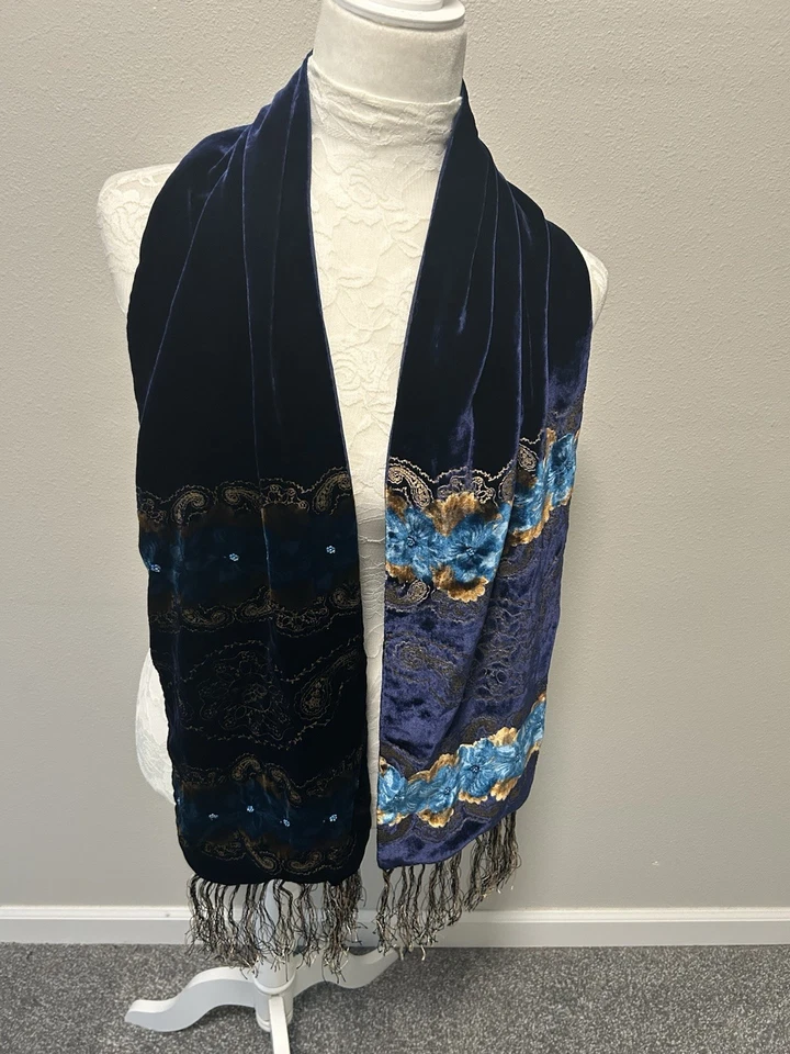 Bufanda rectangular de terciopelo azul marino ~ Boho de lujo con cuentas flores turquesa forrada con flecos Foto 3 de 4