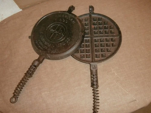 Vintage Griswold Cast Iron No 9 Waffle Iron 316 317 pat 1908