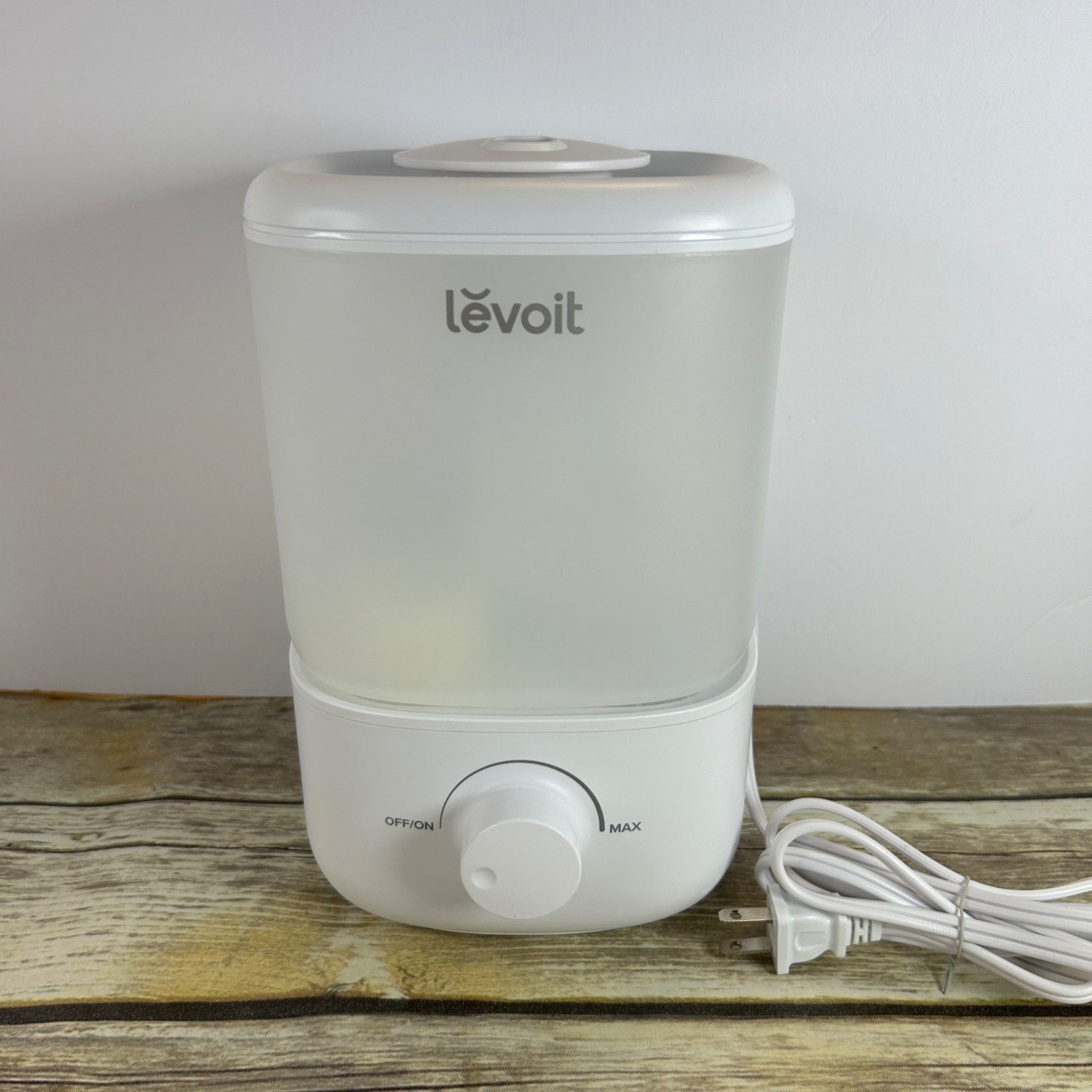 Levoit Classic 160 Ultrasonic Cool Mist Humidifier With Adjustable Knob Control