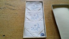 SET MIT DREI UNBENUTZTEN VINTAGE BAUMWOLL-TASCHELN - MONOGRAMMIERT 'T'