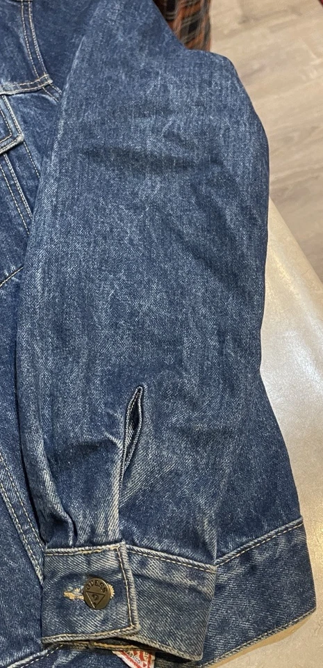 Vintage Denim GUESS By Georges Marciano Blue Jean Jacket Sz Large Made In USA - Image 2 of 4