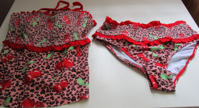 New Exclusive Everyday 2 Piece Swimsuit Smocked Top & Matching Bottom Medium