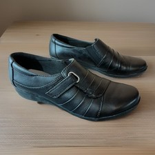 Clarks Collection Slip On Loafer Shoes Black Leather Womens Size 6.5M