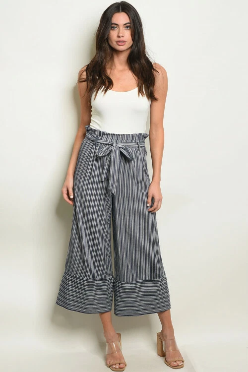 Misses Navy Blue Striped Wide Leg Capri Pants Size Small New