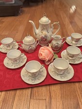 Vintage 17 Pieces Tea Set With Cream/Sugar. Tea For 6.