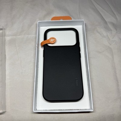 MOFT MOVAS Snap Case for iPhone 17 Pro MagSafe Compatible, Soft-Touch Black