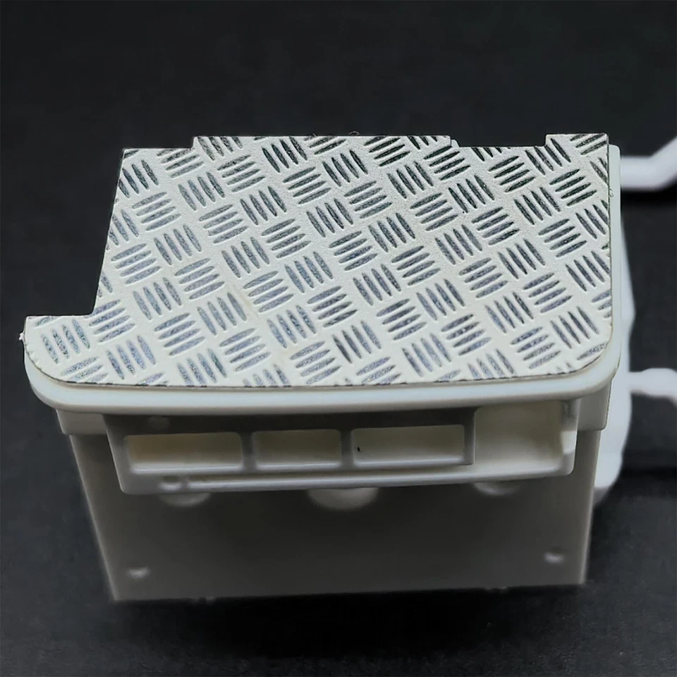 Degree Metal Tail Light Anti Slip Plate for Tamiya 1/14 RC Tractor FH16 56375 - Image 3 of 3