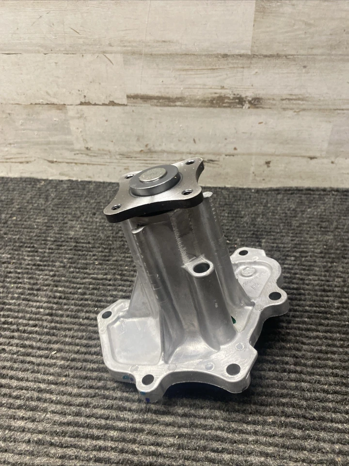 Водяной насос двигателя Hitachi WUP0006 - Изображение 3 из 4