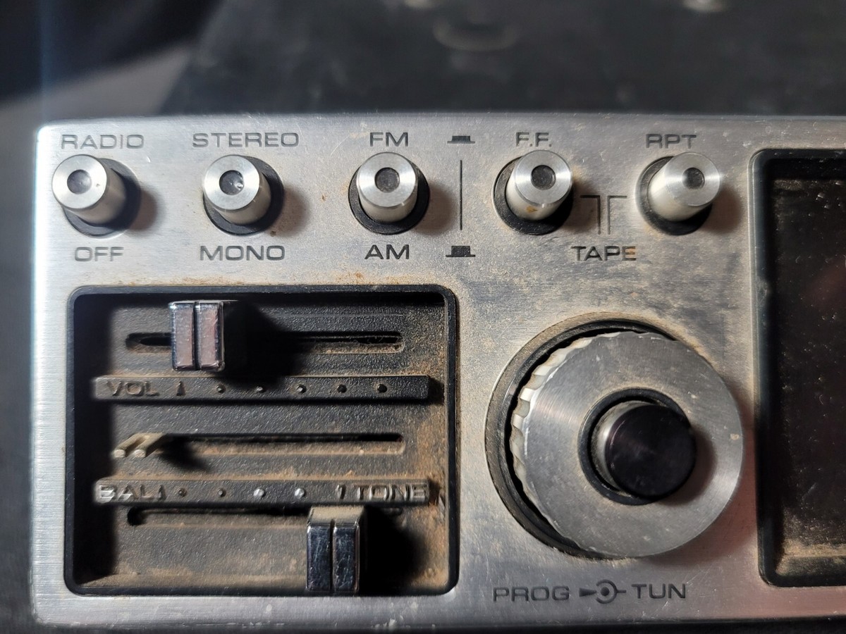 PIONEER 8 TRACK PLAYER RADIO CAR STEREO UNDER DASH TP-8001 FOR