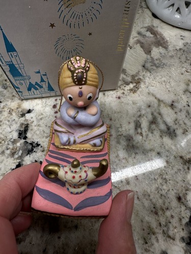 2 Vintage Disney It's a Small World Magic Carpet Ride Goebel Ornamente Weihnachtsbox - Bild 14 von 24