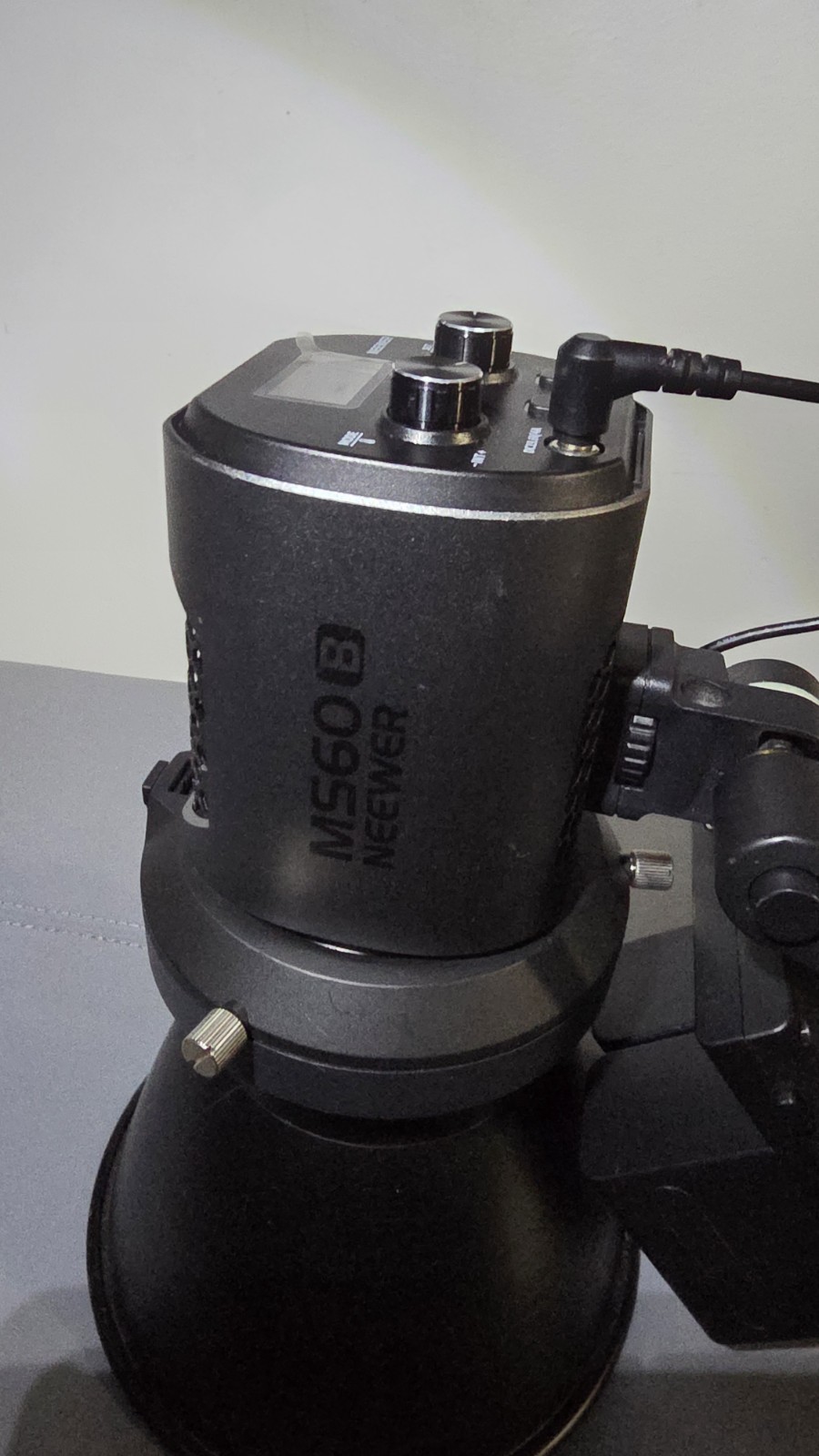 NEEWER MS60B 65W LED Light w/App, Bowens Mount, 2700K-6500K, Silver