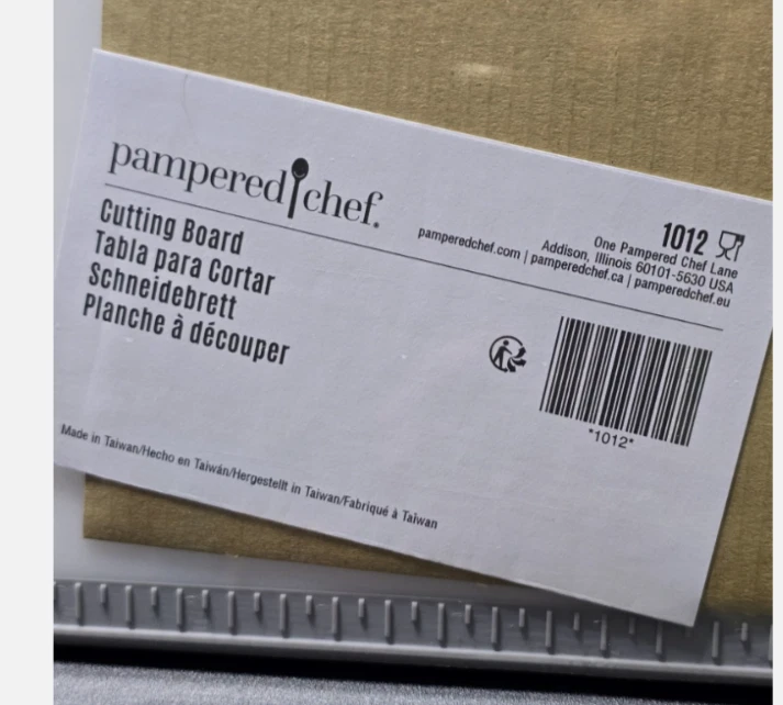 Tabla de cortar Pampered Chef #1012 nueva en paquete 9 x 13 pulgadas polipropeno con reglas laterales Foto 2 de 3
