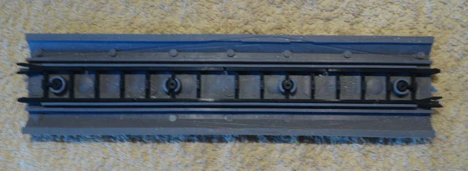 Roco LINE 42510 (Spur H0) Bahnübergang - Gleis gerade (C-Gleis) A2 - Bild 2 von 2