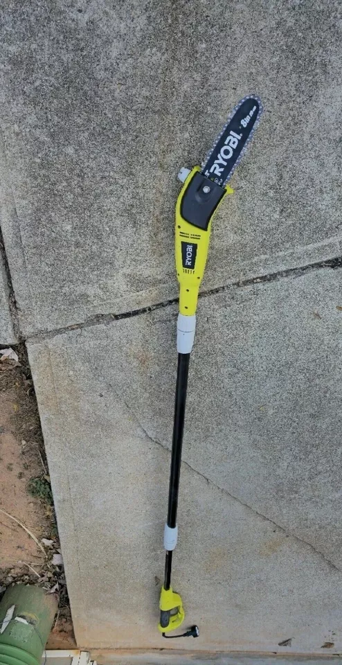 Sierra de poste eléctrica con cable Ryobi RY43161 8 pulgadas cadena 6 amperios Foto 3 de 4