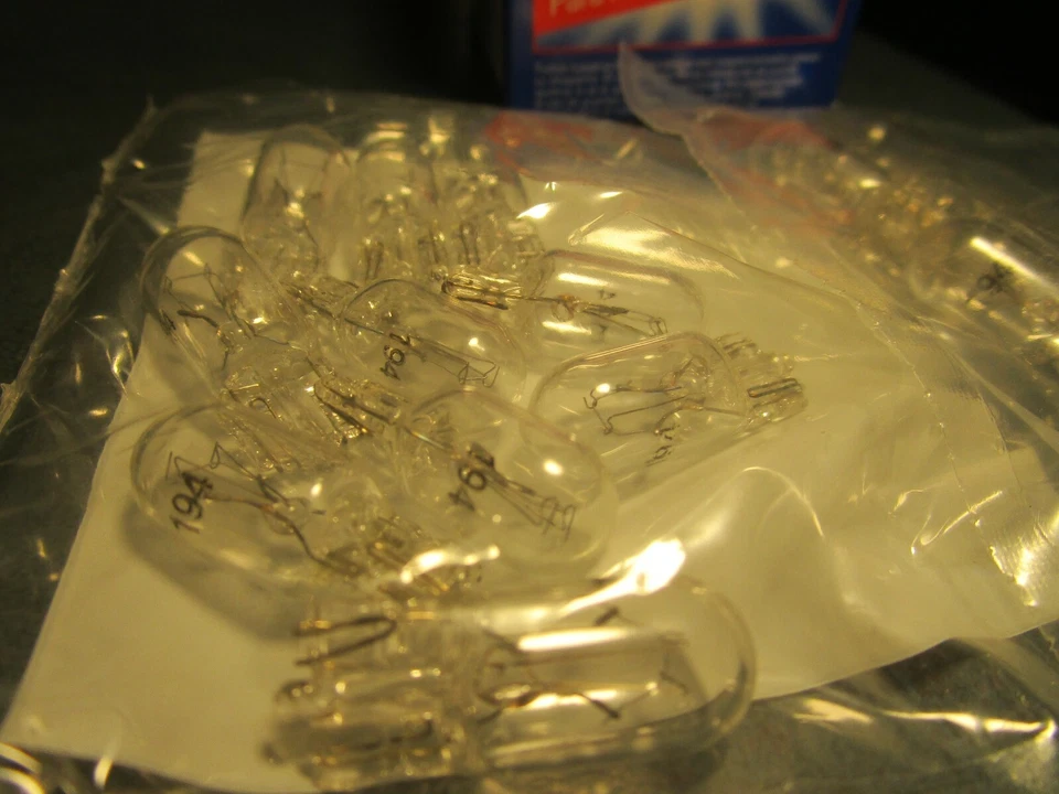 (20) #194 Miniature Bulb #194 - Image 2 of 2