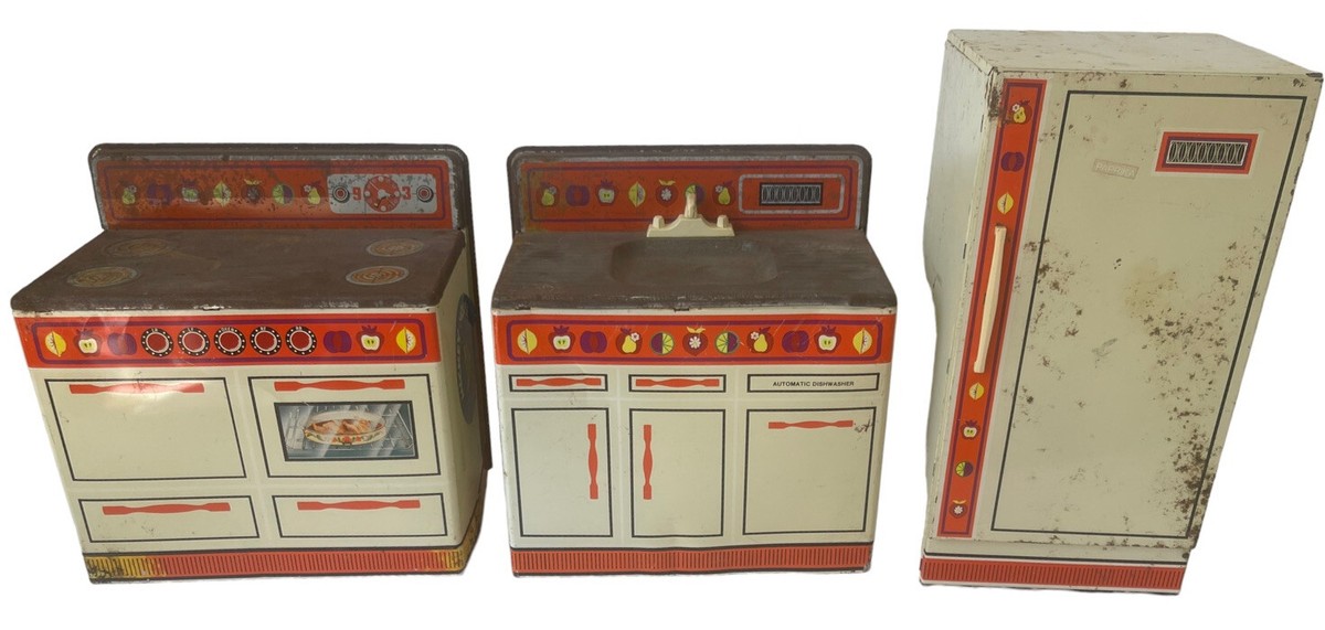 Wolverine Toys Mid Century Kitchen Play Set Refrigerator
