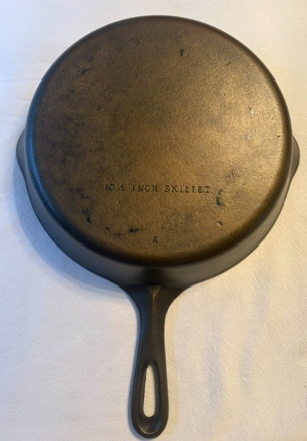 Vintage Unmarked Wagner #8 Cast Iron Skillet Frying Pan 10 1/2 Inch -A Stamped