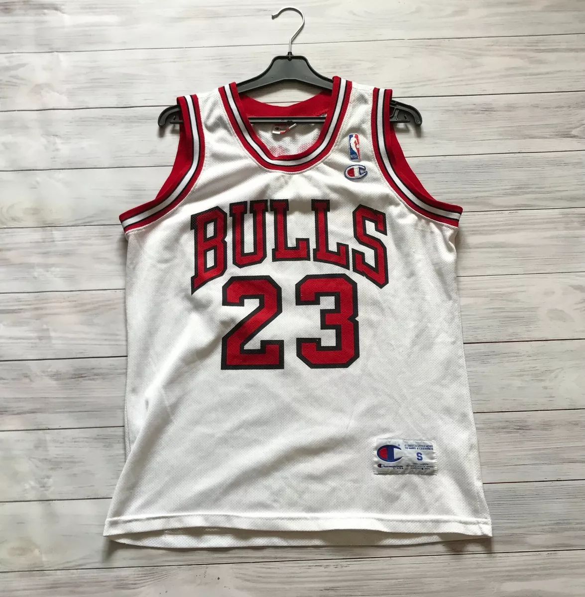 Vintage Chicago Bulls Michael Jordan 23 Champion NBA Jersey 