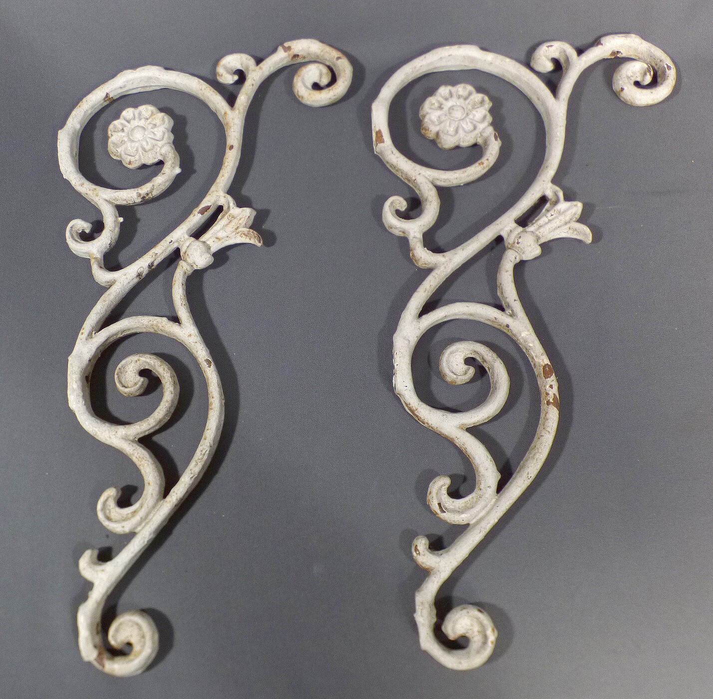 2 Vintage Cast Iron Corbels. Shelf Brackets, Corner Braces eBay