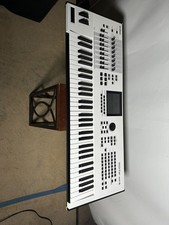 Yamaha Motif XF6 40th Edition 61 Key. White, ...