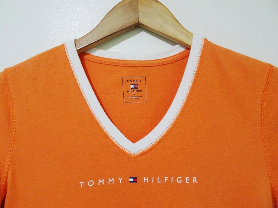 Camiseta L Vintage Años 90 Y2K Tommy Hilfiger Naranja Blanco Timbre Para Mujer Cuello en V L Foto 4 de 4
