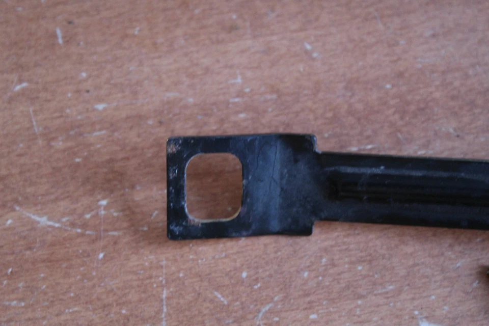 Pontiac Sunfire 03-04-05 Right Corner Park Light Lamp-turn Signal Bracket Mount - Image 2 of 4