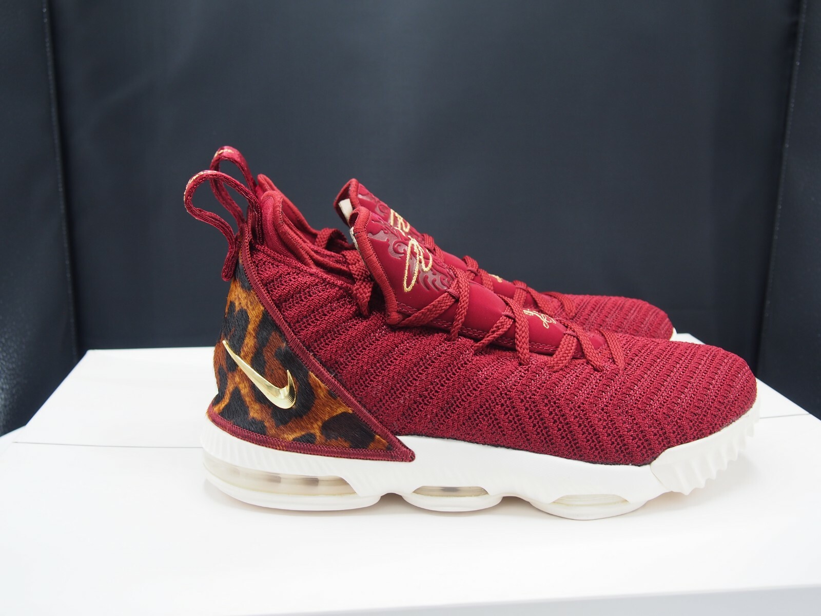 Nike Lebron XVI 16 King James AQ2465-601 GS size 5.5Y Women's 7 US 597556 Nike Lebron XVI 16 King James AQ2465-601 GS size 5.5Y Women's 7 US 597556