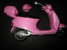 BZ-12) SCOOTER BARBIE VESPA VINTAGE ROSA + CASCO AGGIUNTIVO MATTEL