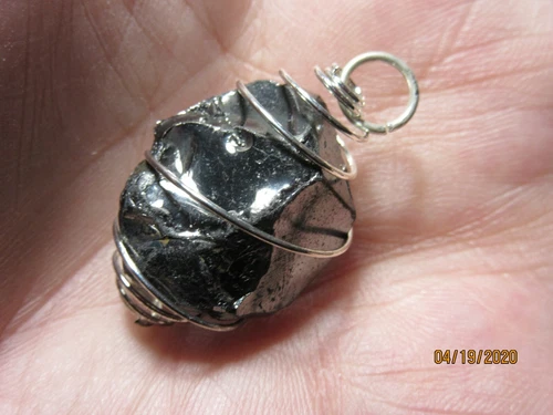 SHUNGITE ELITE CAGE Pendant SS-16 Noble Healing Crystal Collectible Reiki *New*