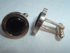 VINTAGE MENS SHIELDS GOLD TONE BLACK ONYX ROUND CUFF LINKS