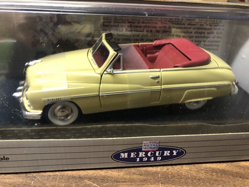 Classic Metal Works 1:24 Scale 1949 Mercury Convertible Car Calabash Yellow