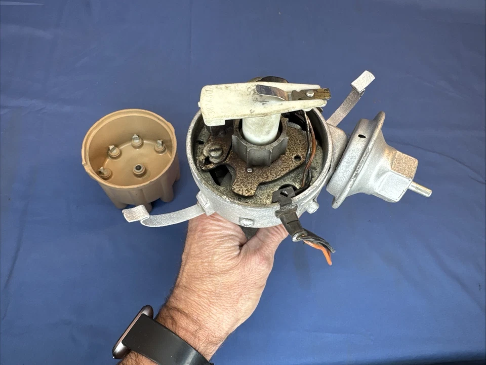Used Mopar Original Electronic Ignition Distributor for B Big Block 383 and 400 - Image 4 of 4
