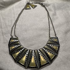 Ladies Silvertone Green Black Bold Statement Collar Necklace Earrings Set