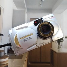 Olympus CAMEDIA D-460 Zoom 1.3MP Digital Camera. Please read.