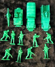 lot of 13 Auburn Green Rubber WWII  Military Vintage  toys MADE IN THE USA 