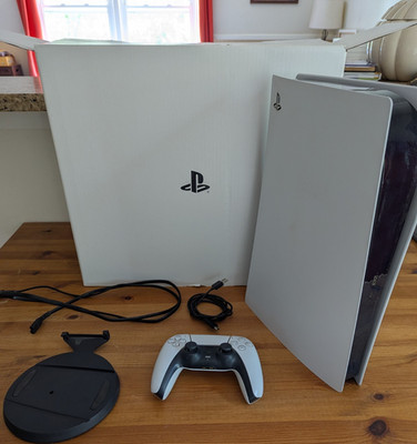 Sony PlayStation 5 CFI-1115B 825GB 4K Wi-Fi HDMI Region Free + DualSense