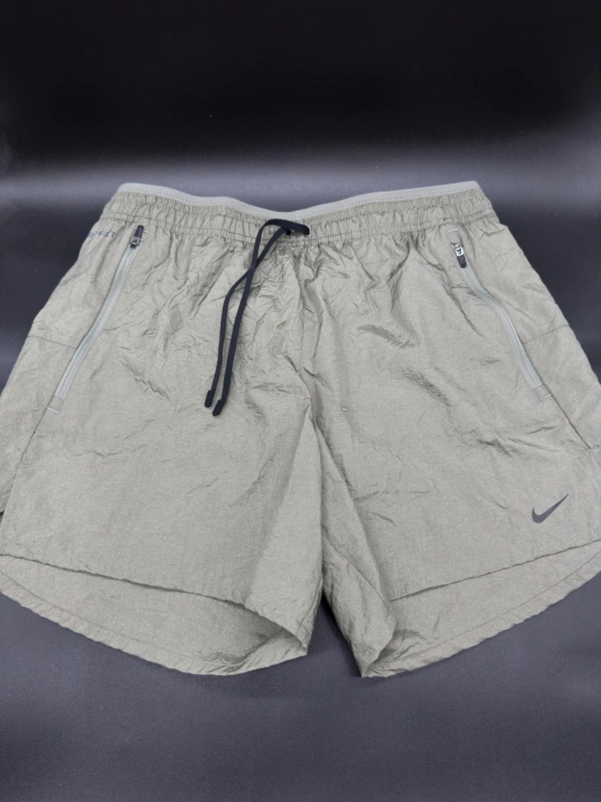 NWT Nike Men Dri-Fit Stride Running 5" Shorts FN3391-053 SZ M Dark Stucco Black
Opens in a new windo