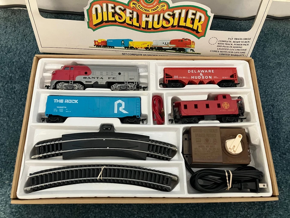Bachmann Diesel Hustler HO Scale Electric Model Train Set 40-101 1970s Complete - Image 2 of 4