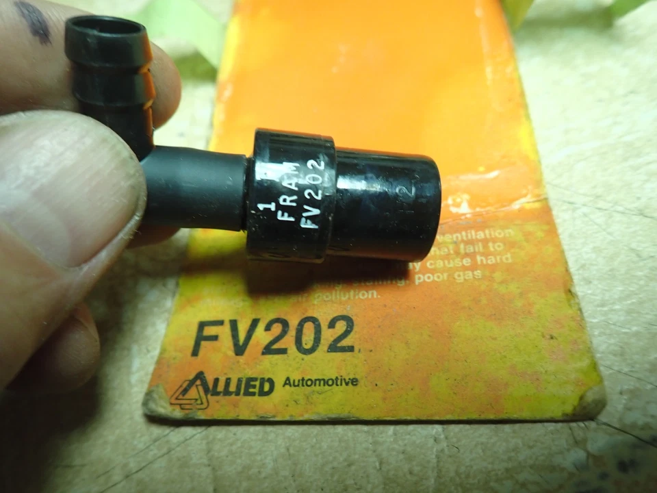 Cuadro PCV Válvula Nuevo FV202 1977-1986 FORD F150, 1977-1986 FORD F250. Foto 2 de 3