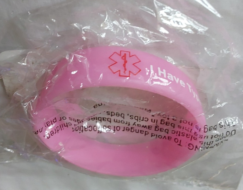 TODDLER / SMALL CHILD RUBBER ARMBAND " I HAVE TYPE 1 DIABETIS "