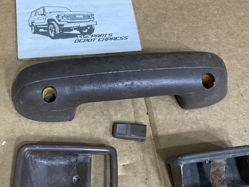 1980-1990 Toyota Land Cruiser FJ60 FJ62 BJ60 Rear Right Door Interior Brown - Picture 6 of 14