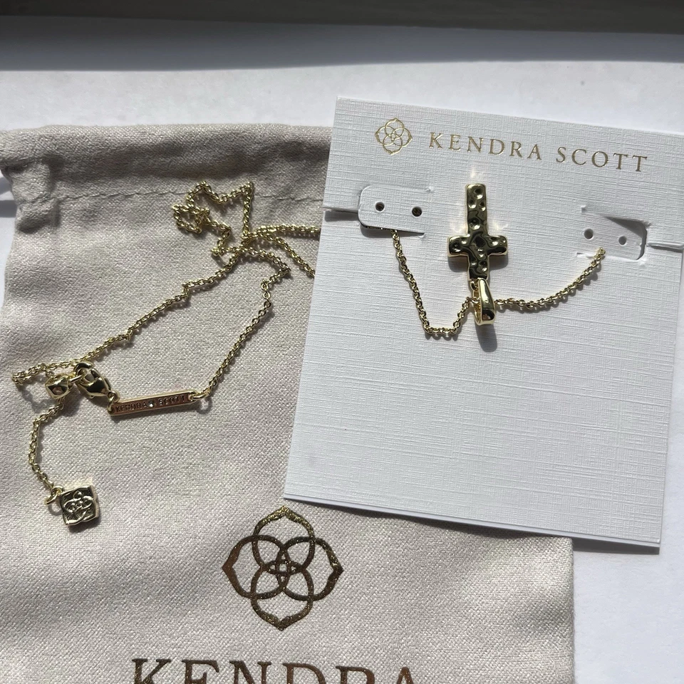 ✨Kendra Scott Cross Gold Pendant Necklace in White Kyocera Opal New ✨🕊️ - Image 4 of 4