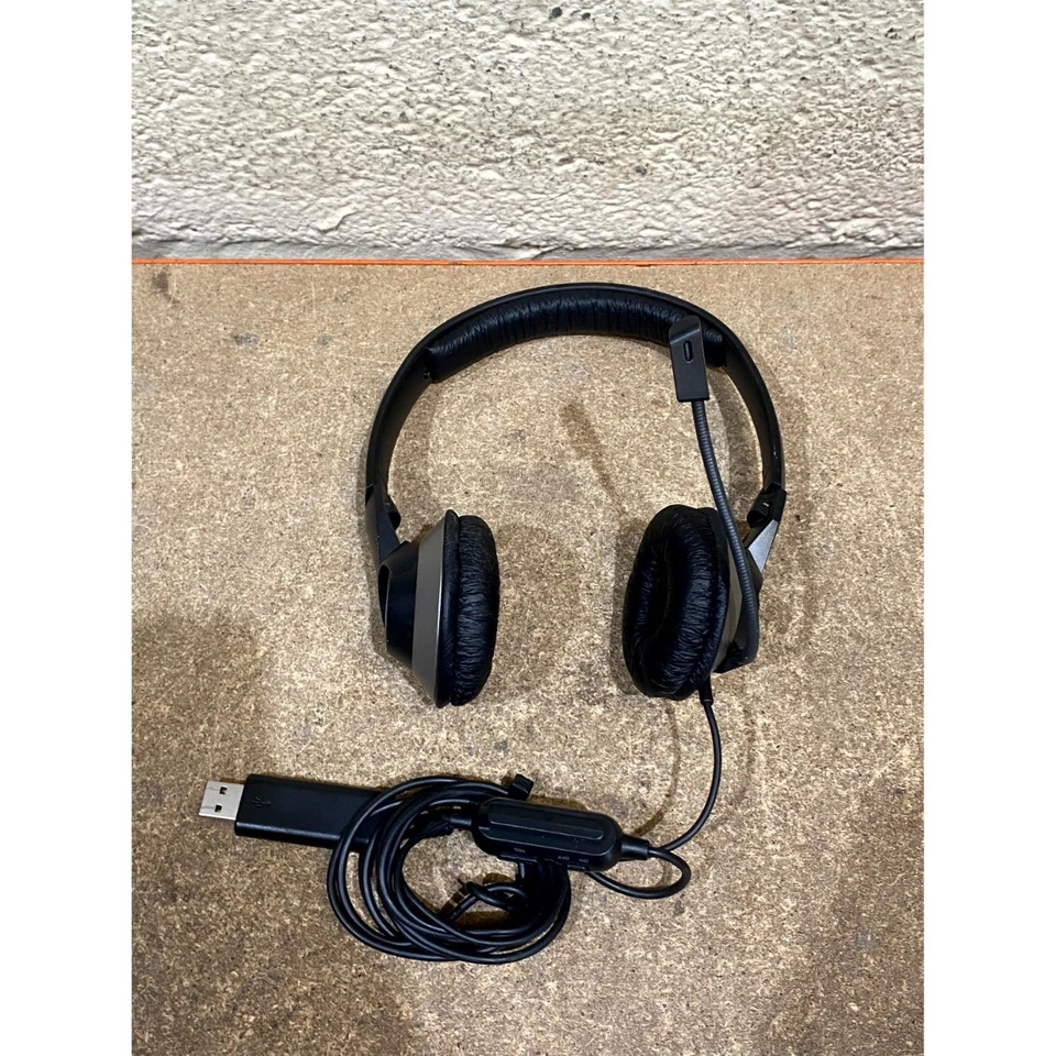 Creative Over Ear Headset Black Wired USB Adjustable Headband Boom Microphone - Image 2 of 4