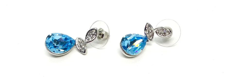 Pendientes de cristal aguamarina azul lágrima elementos de Swarovski enchapados en oro de 18 quilates Foto 2 de 4
