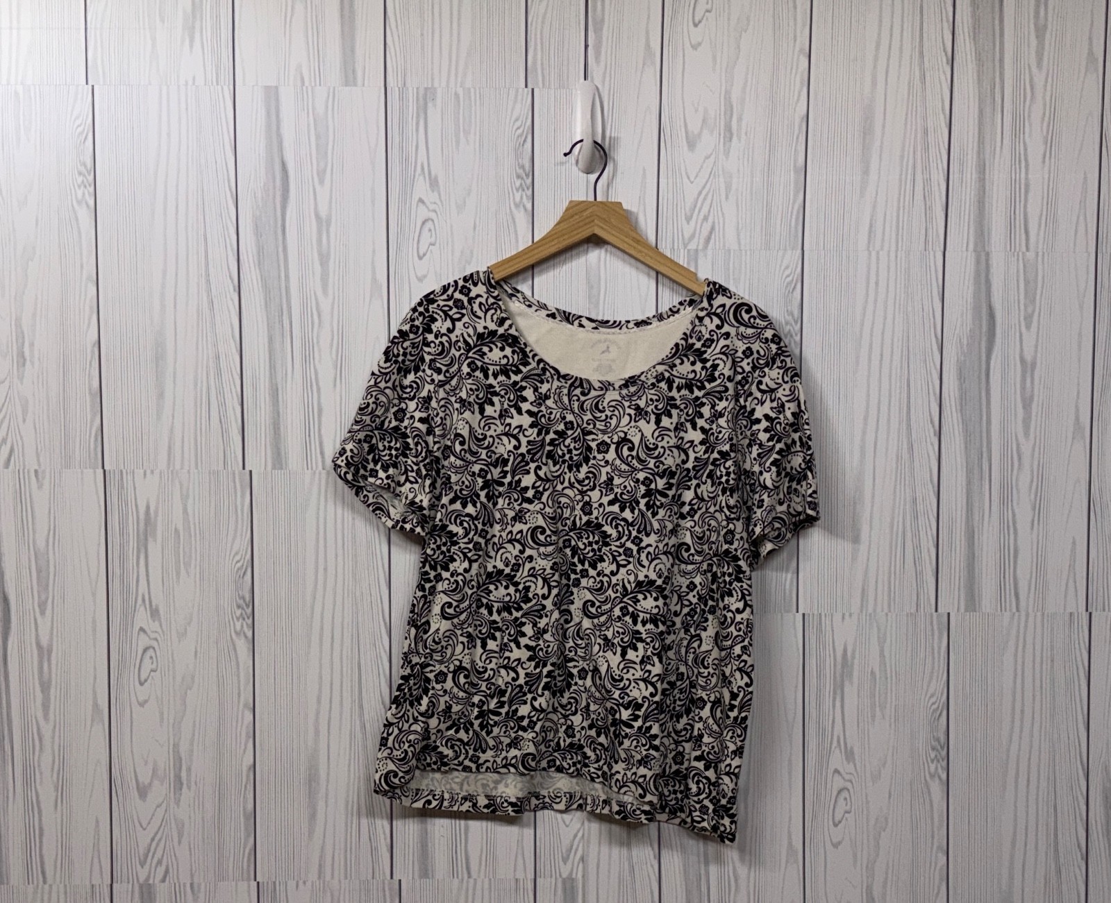 White stag t shirt womens size extra large short sleeve white patterned top