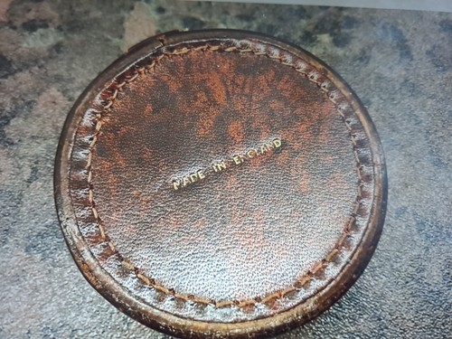 Vintage Leather Shirt Collar Studs Box With Contents - Picture 2 of 3